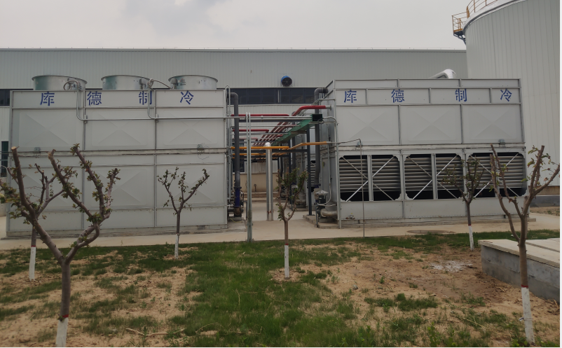 淄博藥廠訂購低溫蒸發(fā)冷式一體化冷水機(jī)組正式投入使用